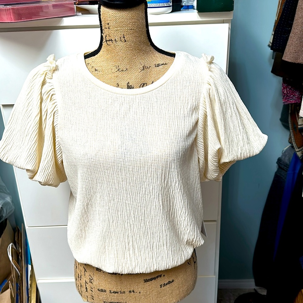 Astr  The Label top size lg in a cream color